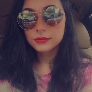 Meet your Posher, Coletta